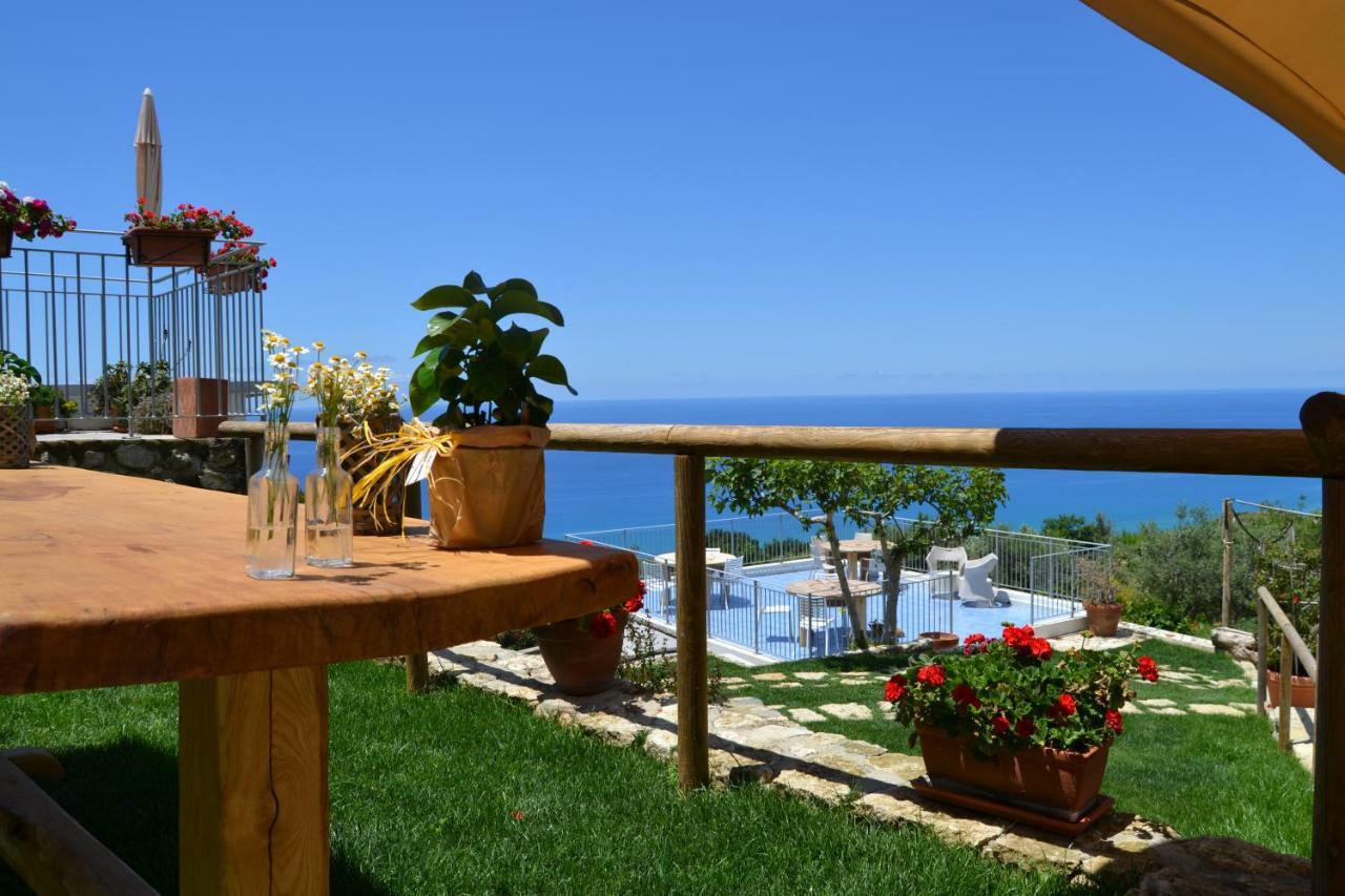Borgo Rosso Di Sera Resort San Lucido Extérieur photo