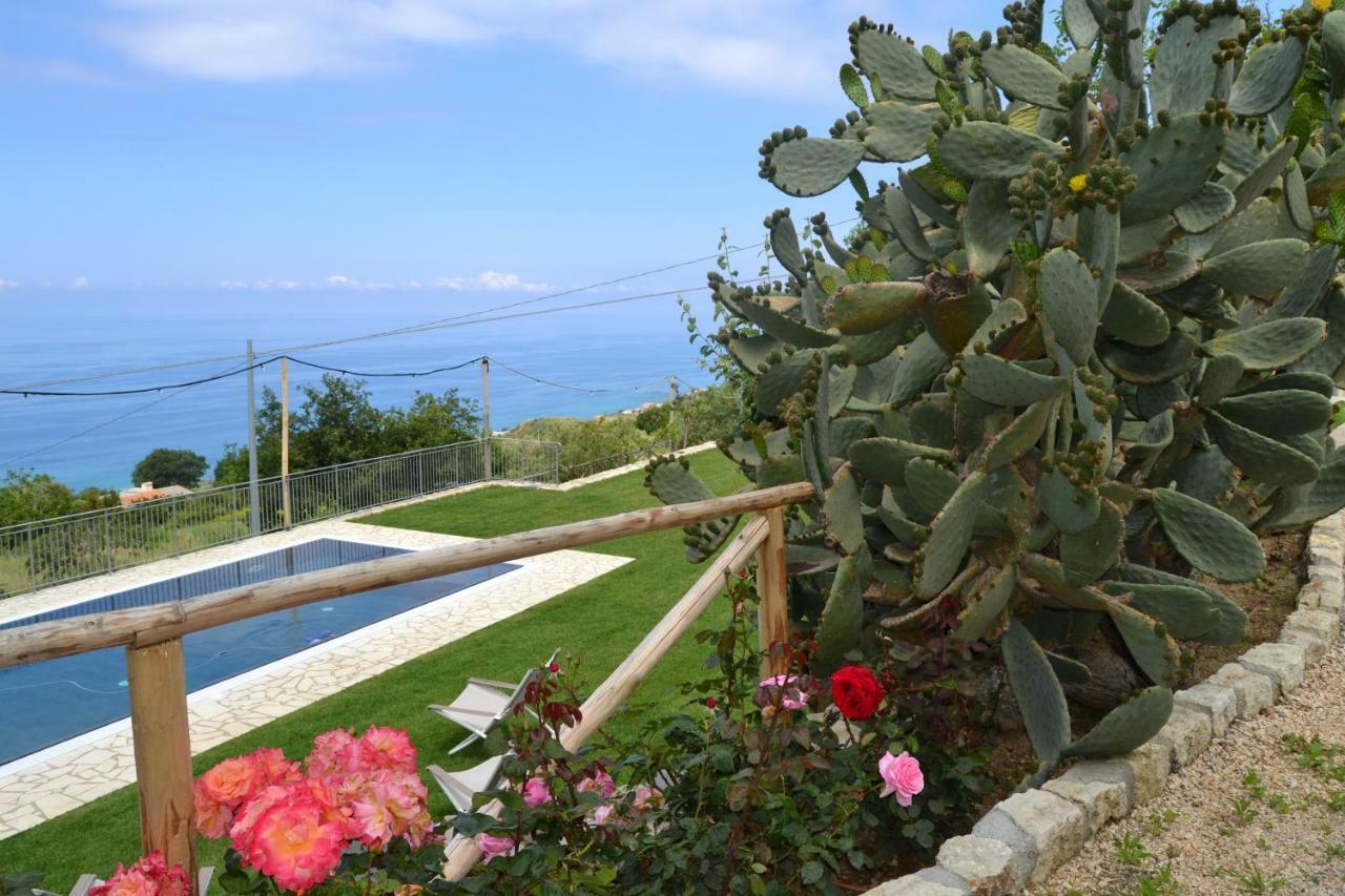 Borgo Rosso Di Sera Resort San Lucido Extérieur photo